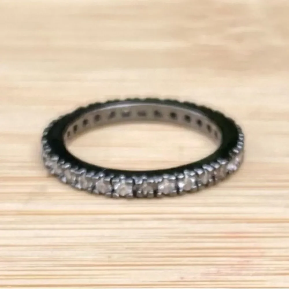 NWOT New Lisa Freede Laser Cut Eternity Gunmetal Band Ring w/Rhinestones Sz 3